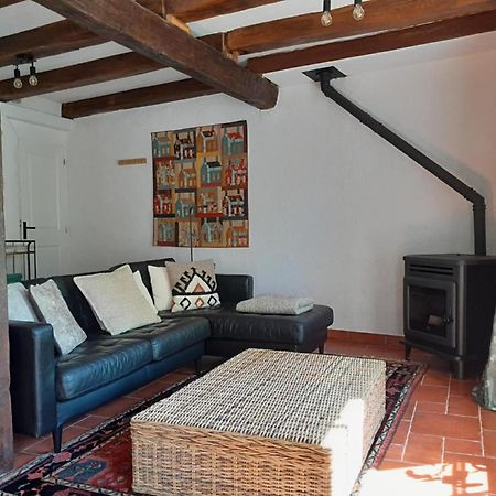Gite "La Petite" Saint-Benoit-du-Sault Ngoại thất bức ảnh
