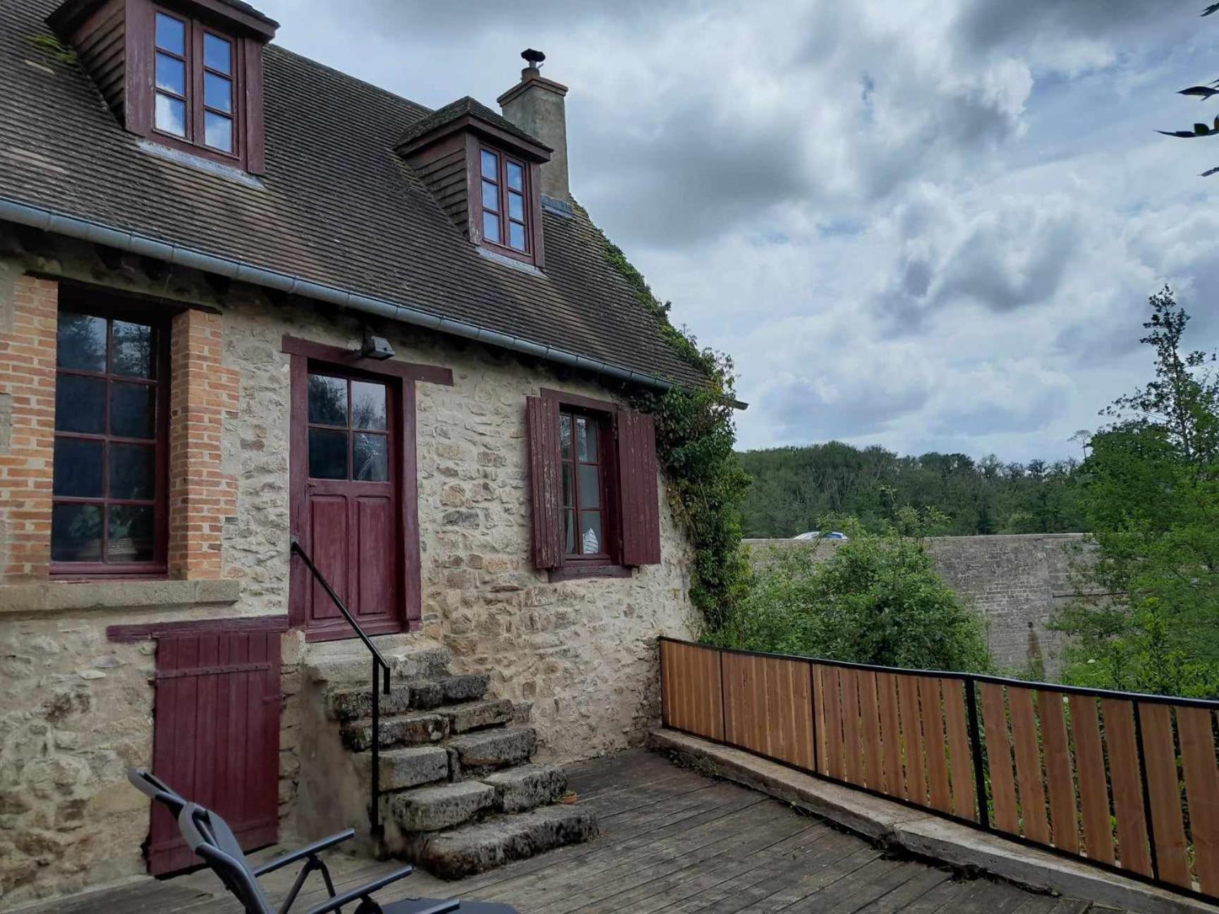 Gite "La Petite" Saint-Benoit-du-Sault Ngoại thất bức ảnh