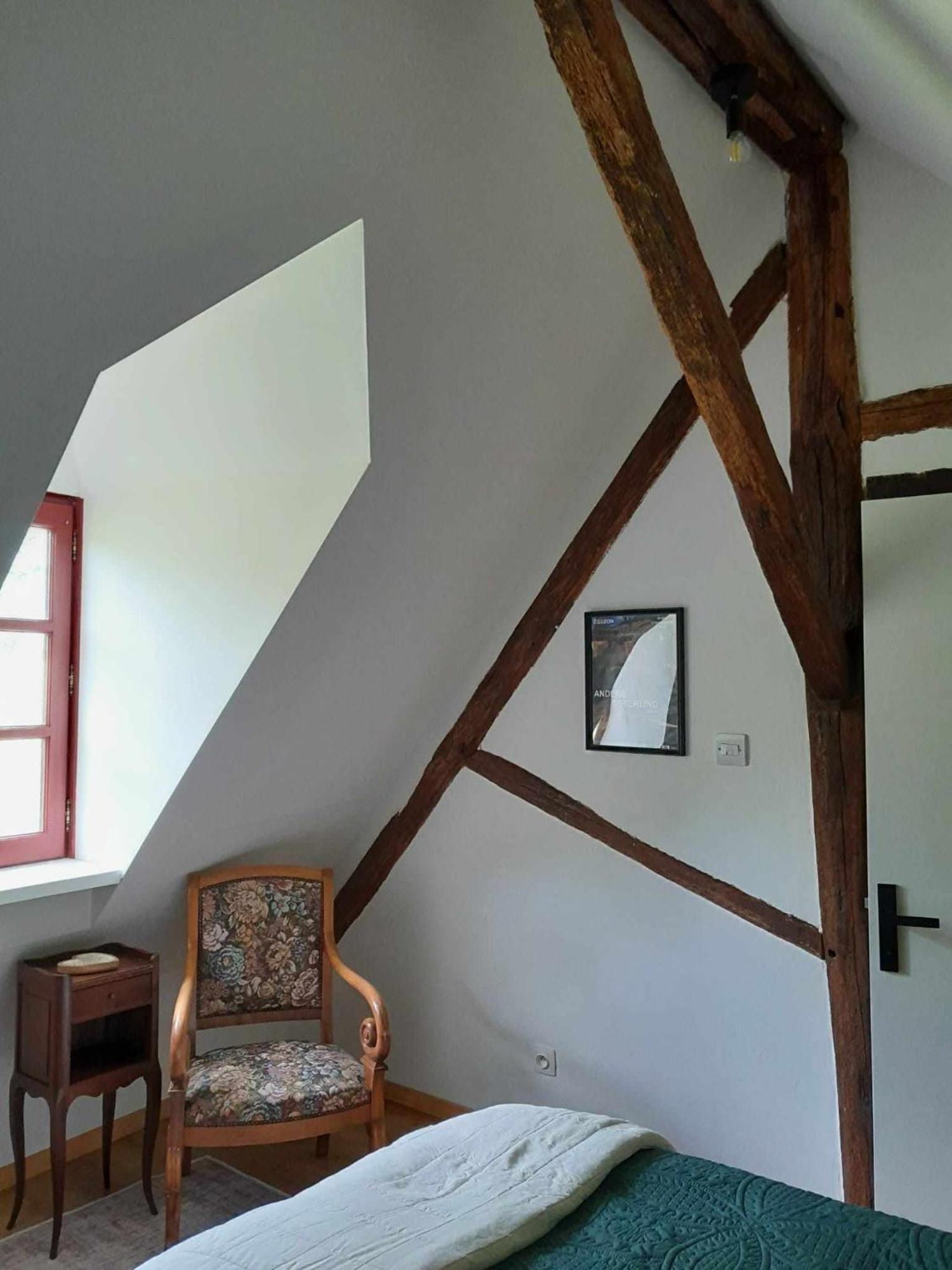 Gite "La Petite" Saint-Benoit-du-Sault Ngoại thất bức ảnh